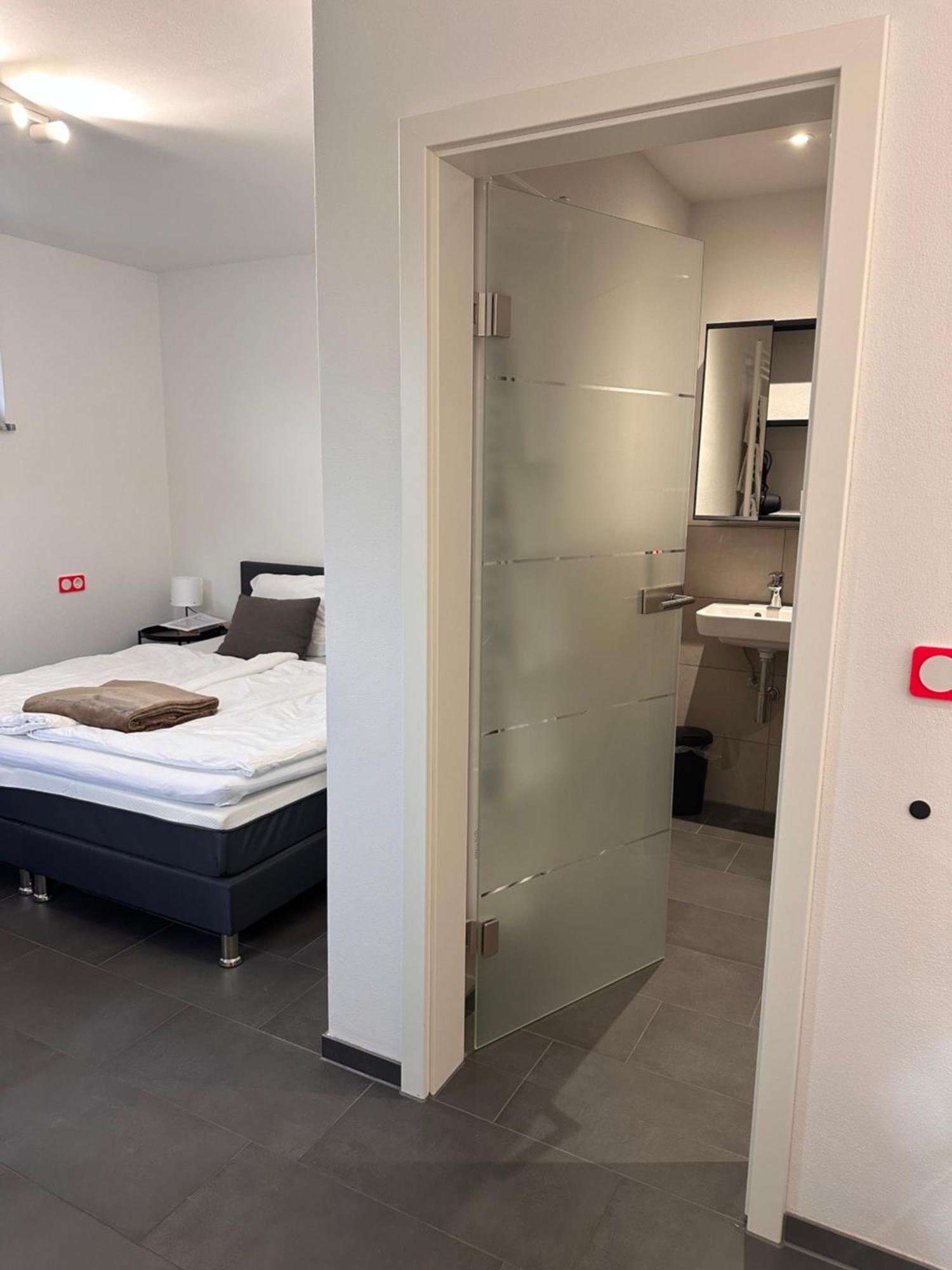 Ferienzimmer Frank, Self-Check-In Nach 21Uhr Niederalteich Экстерьер фото